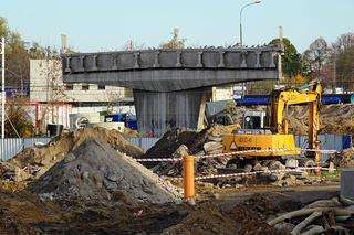 Wiadukt w ciągu Żeromskiego i Lubelskiej rozebrany. Kiedy rozpocznię się budowa przystanku kolejowego? 