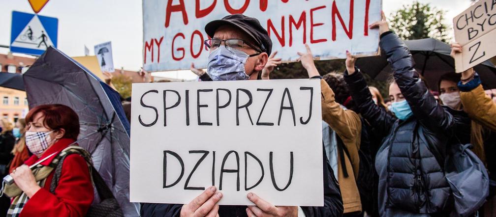To jest wojna!. Protest przeciwko zakazowi aborcji w Gdańsku. Policja użyła GAZU [ZDJĘCIA]