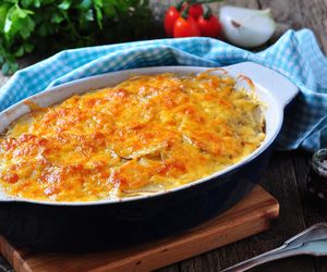 Ciekawy obiad wcale nie musi być skomplikowany. To chili zapiekane z ziemniakami uda się nawet laikom