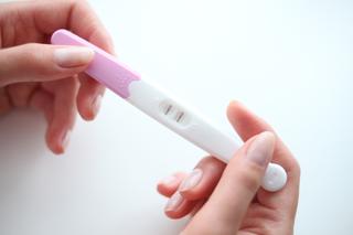 Test ciążowy - jak działają testy ciążowe? Cena i rodzaje
