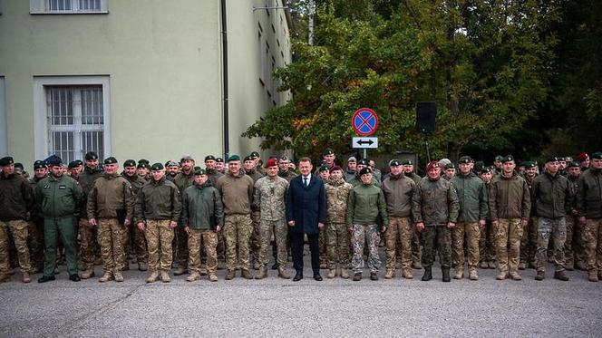 Krakowscy specjalsi z certyfikatem NATO. Gratulował im minister Błaszczak