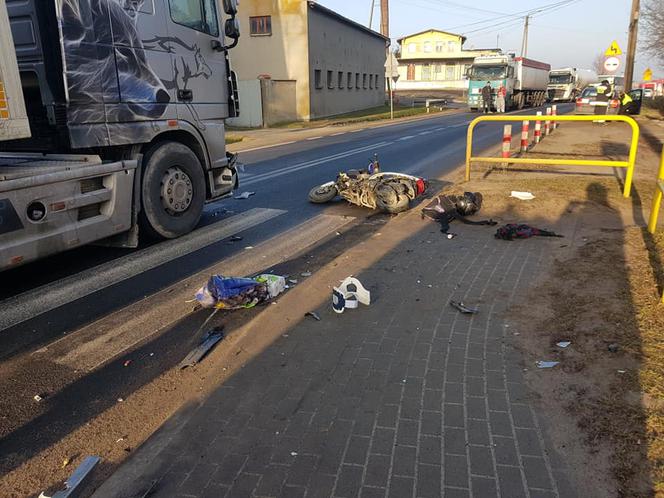 UWAGA! Wypadek na DK 25 w Mąkowarsku! Spore utrudnienia dla kierowców! [ZDJĘCIA]