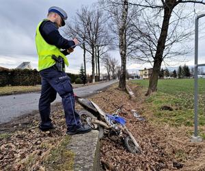 Motocyklista zderzył się z autem dostawczym. Zabrał go śmigłowiec LPR