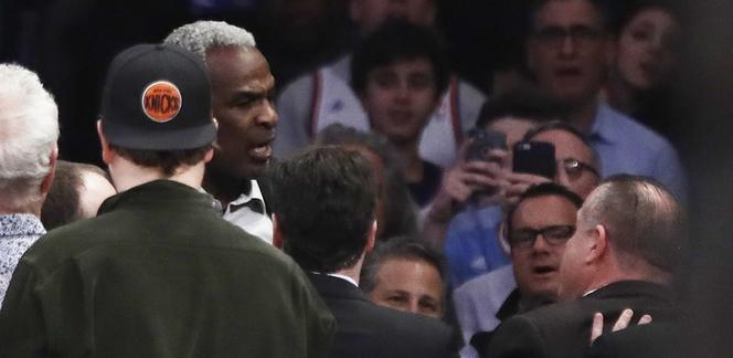 NBA: Legenda Knicks aresztowana! Bójka na trybunach [WIDEO]