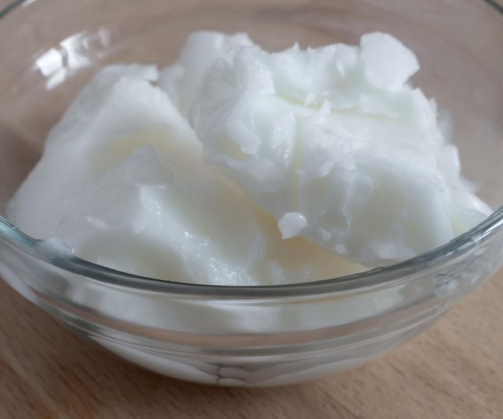 Nałóż na włosy, a będą rosły grubsze i zdrowsze. Ten produkt znajdziesz w kuchni