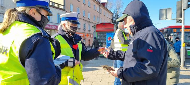 W walentynki policja przypomina, że kochać musimy się też na drodze