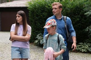 Barwy szczęścia odc. 3100. Agata (Natalia Zambrzycka), Hubert (Marek Molak), Marysia (Nina Szumowska)