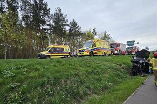 Zdarzył się cud. Maleńkie dziecko wyszło bez szwanku z wypadku. Jego zakleszczonych rodziców wyciągali strażacy