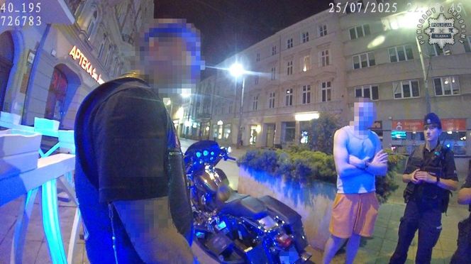 Pijany cudzoziemiec szalał na harleyu po Katowicach. Wjechał na chodnik. Miał przy sobie kastet