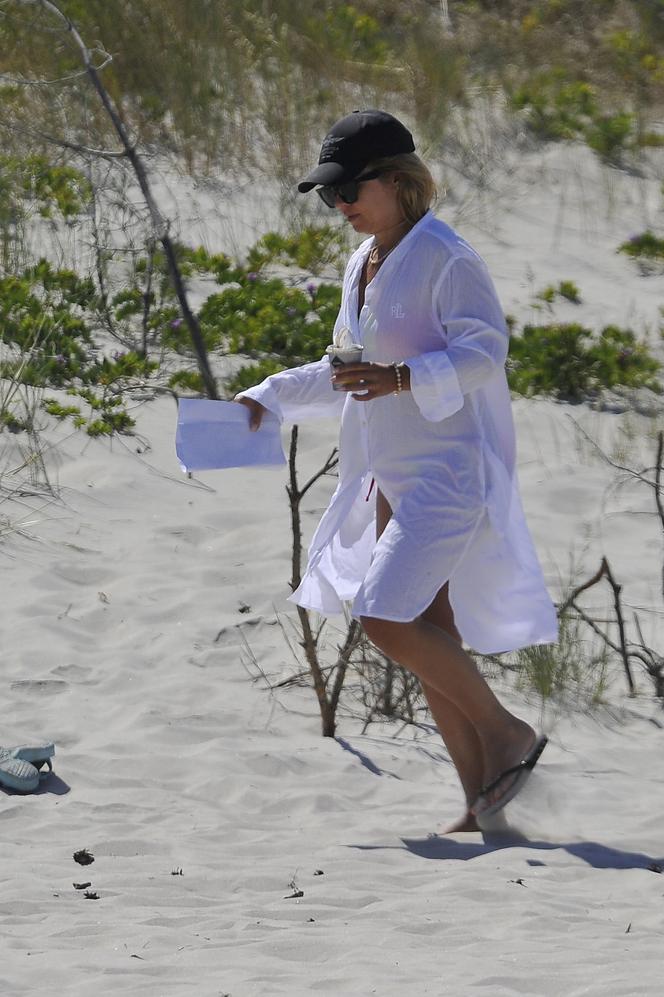 Marta Manowska na plaży w Juracie