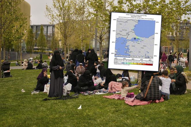 Ludzie skakali z okien w Stambule! Miastu grozi katastrofa