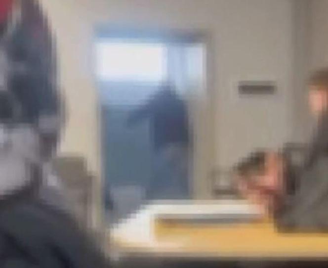 Toruń. Uczeń brutalnie wyrzucony z klasy. Wstrząsające wideo obiegło sieć