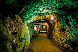 Podziemny wodospad na Dolnym Śląsku. Jedyny taki wodospad w Polsce znajduje się na dnie kopalni złota 