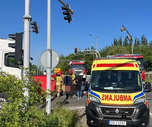 Toyota wjechała w motocyklistę na rondzie. Reanimacja 32-latka nie przyniosła rezultatu