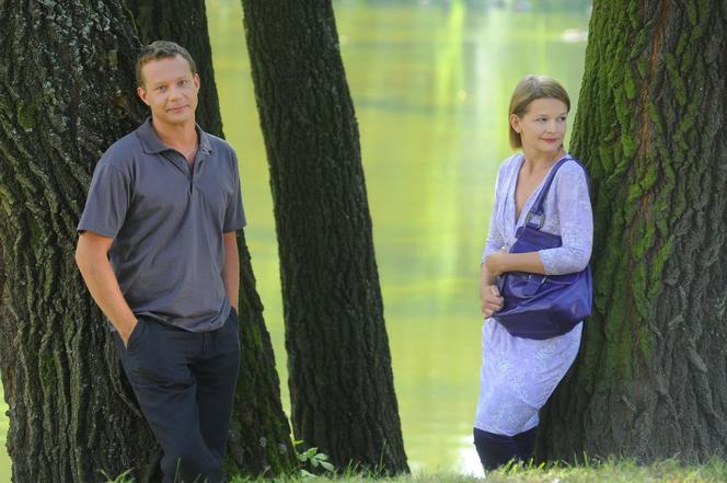 M jak miłość: Szymon (Grzegorz Małewcki), marta (Dominika Ostałowska)