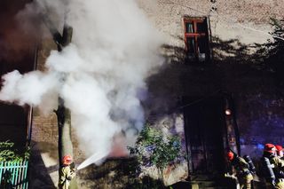 Pożar mieszkania w budynku wielorodzinnym