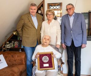 Życie to skarb! Pani Leokadia świętowała właśnie 104. urodziny! Jej słowa poruszają każdego