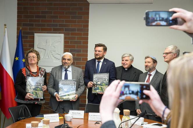 Trzy religie, jedno miasto. Wyjątkowy kalendarz wyznaniowo połączył Katowice [ZDJĘCIA, AUDIO]