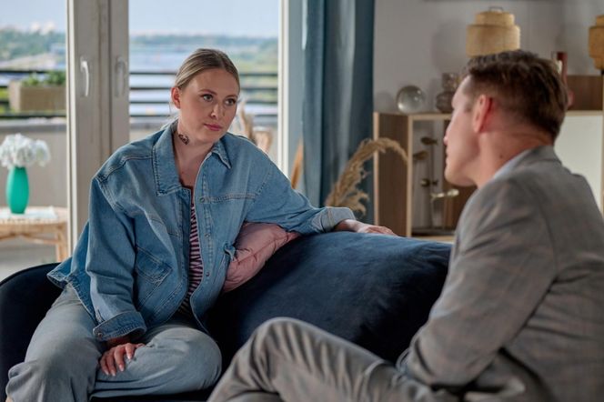 Na Wspólnej odc. 4079. Darek Żbik (Michał Mikołajczak), Daria (Patrycja Topajew)