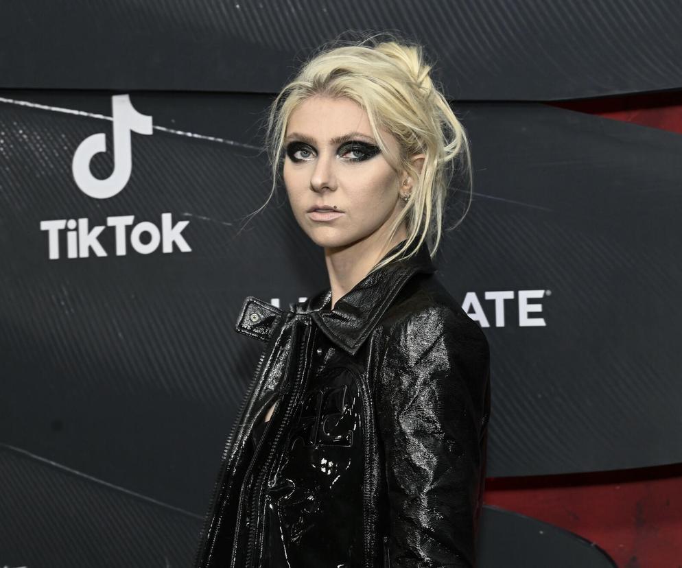 Taylor Momsen niemal toples pojawiła się na czerwonym dywanie!