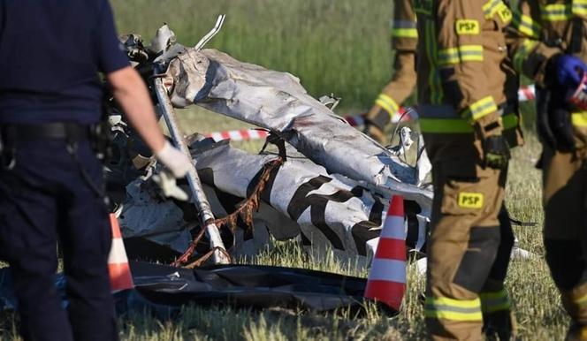Katastrofa samolotu w Rębielicach Królewskich. Zginął pilot ze swoją matką
