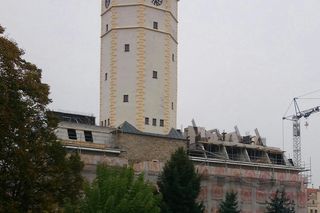 Odbudowa ratusza w Strzelinie, październik 2021 r.