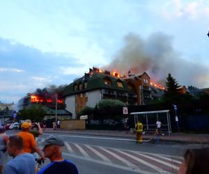 Pożar bloku w Ząbkach. Przerażające zdjęcia z miejsca tragedii