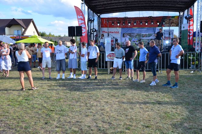 W konkursie na najlepsze pierogi w powiecie Siedleckim w 2025 roku zwyciężył męski zespół KGW „Sami Swoi” z Kotunia! 