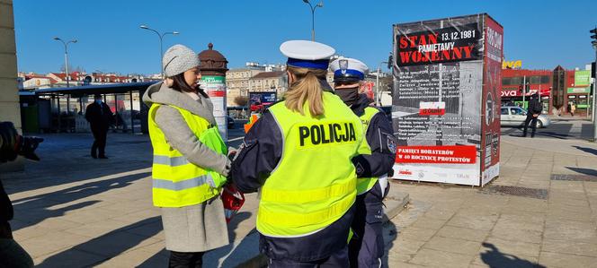 W walentynki policja przypomina, że kochać musimy się też na drodze