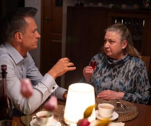 Na dobre i na złe odc. 957. Andrzej Falkowicz (Michał Żebrowski), Jadzia (Aldona Jankowska)