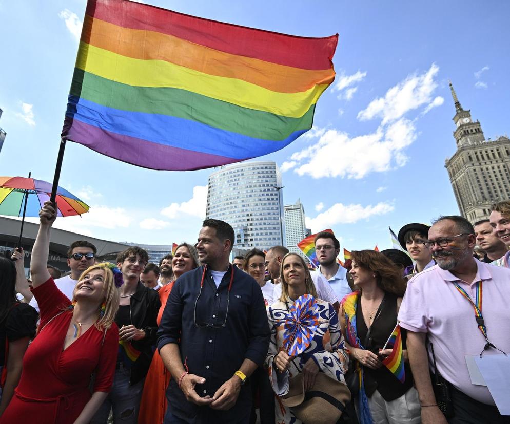 Parada Równości przeszła ulicami Warszawy. Tłumy uczestników