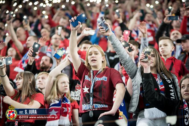 Tak bawili się kibice Wisły Kraków na Derbach Krakowa!