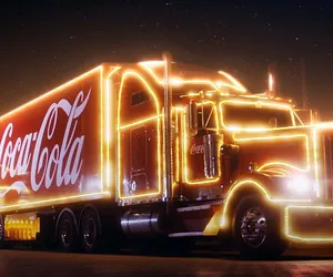Świąteczna ciężarówka Coca-Coli 2022 w Wielkopolsce. Jakie miasta odwiedzi? 
