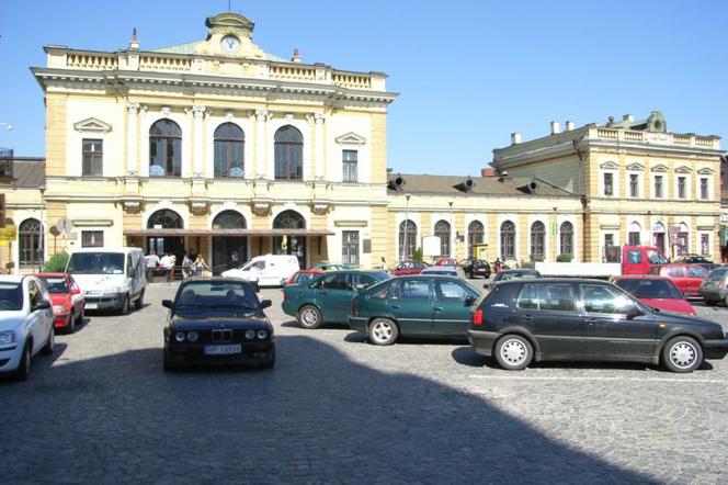 Dworzec w Przemyslu po remoncie 