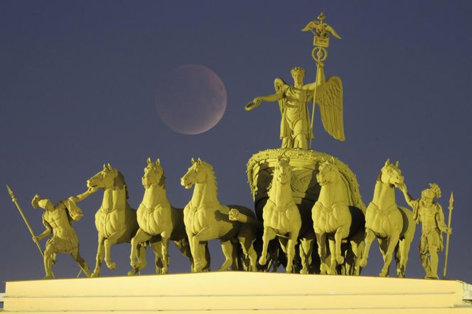 Krwawy Księżyc. Całkowite zaćmienie Księżyca obserwowane na całym Świecie