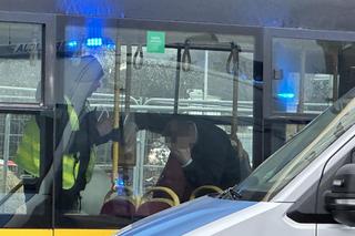 Plama krwi, torebka i rozbite okulary. Rozpacz kierowcy autobusu po koszmarnym wypadku na Mokotowie. Nowe informacje