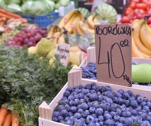 Ceny warzyw i owoców zwalają z nóg! Drożyzna na warszawskich bazarach 