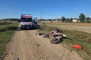 Tragedia na drodze. Wjechał w krowę motocyklem. Zwierzę nie żyje, lądował śmigłoiwec LPR