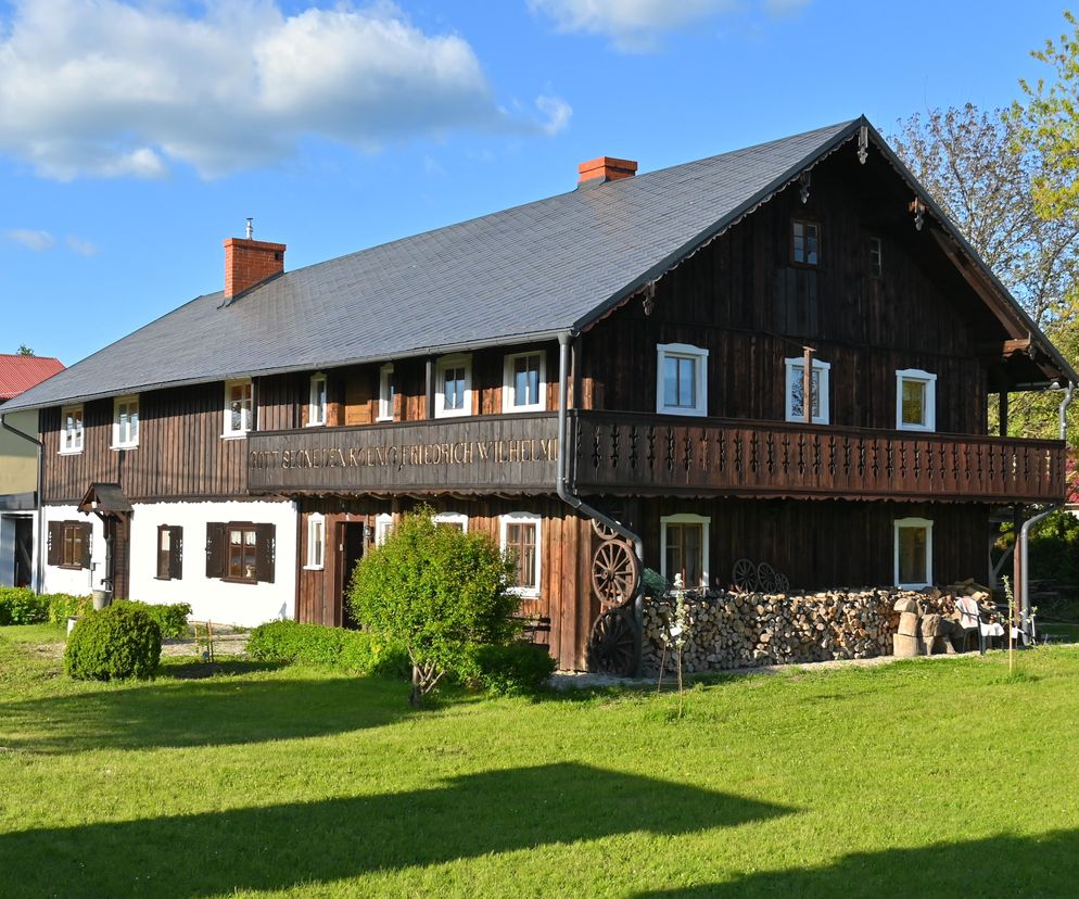 W Polsce możesz pospacerować wśród zagród prawdziwej tyrolskiej wioski. Jest tylko jedno takie miejsce - zobacz gdzie