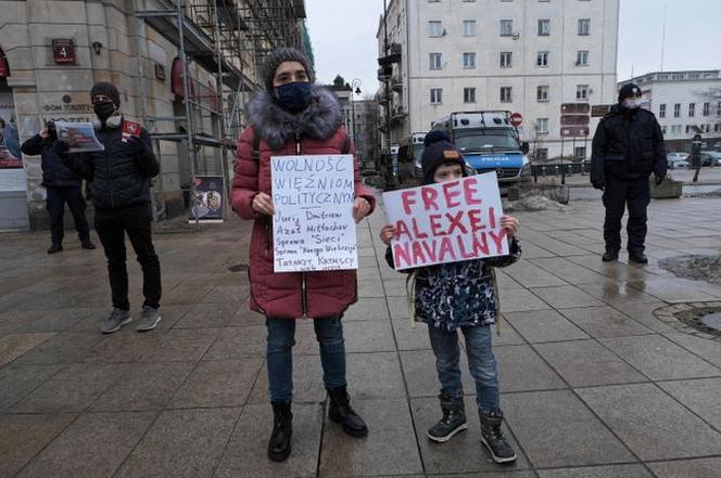 Warszawa. Akcja solidarnościowa z Nawalnym