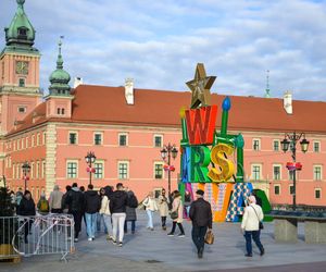 Montaż świątecznej iluminacji w Warszawie