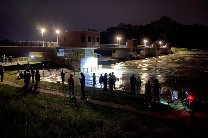 Kulminacja fali powodziowej przyjdzie na Odrze we Wrocławiu około piątku