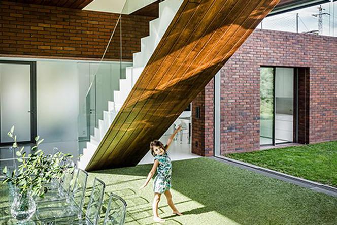 Dom z trawą: projekt architekt Robert Konieczny