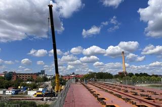 Cała konstrukcja mostu nad Wartą już zamontowana