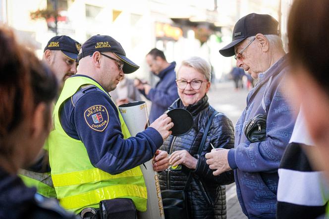 Zebra Basia rozdawała odblaski na chorzowskiej Wolce 