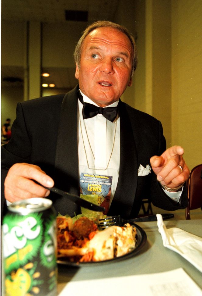 Rocznica urodzin Jerzego Kuleja. Tak wygląda jego grób