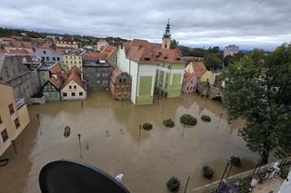 Tragiczna sytuacja w Kłodzku. Władze apelują: Ratujcie swoje życie!