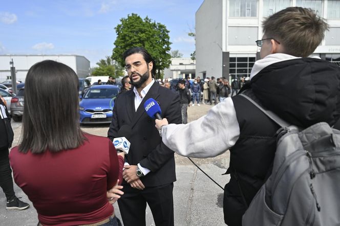 Komornicy na Modlińskiej. Nerwowe starcie przy hali na Białołęce. Ostry konflikt kupców z zarządcą hali