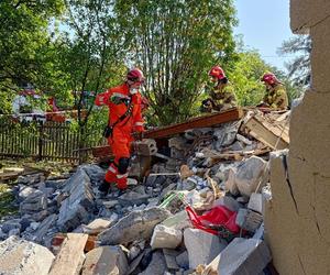 Wybuch gazu w domu jednorodzinnym. Pod gruzami strażacy znaleźli ciało kobiety