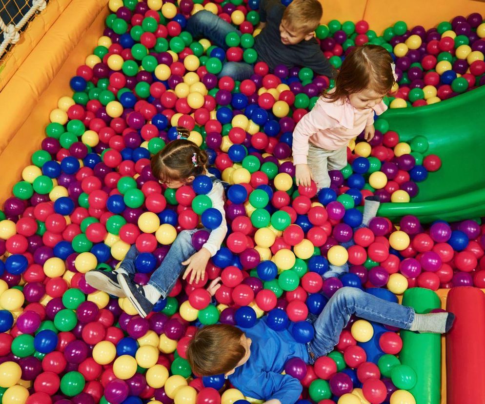 Zabawa w sali zabaw nie zawsze jest beztroską (zdjęcie ilustracyjne)